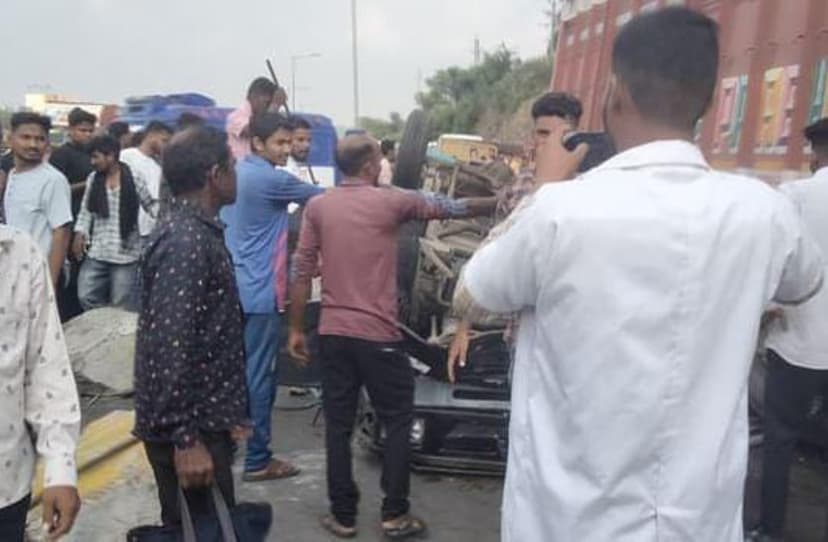 8 killed in road accident in dungarpur rajasthan