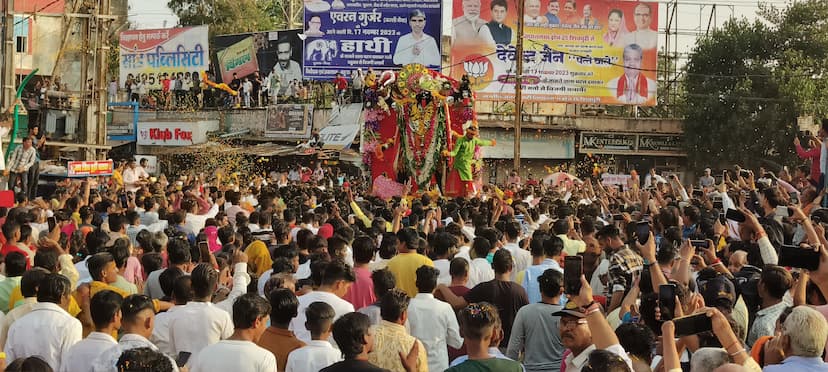 शिवपुरी व करैरा मेें चल समारोह के बाद हुआ काली माता का विसर्जन