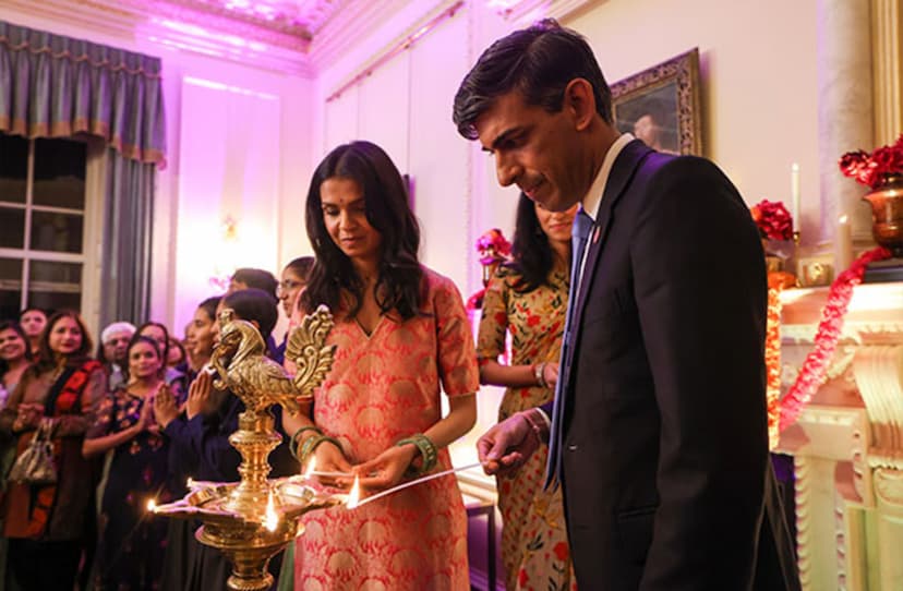 rishi_sunak_with_wife_welcomes_hindu_guests_ahead_of_diwali.jpg