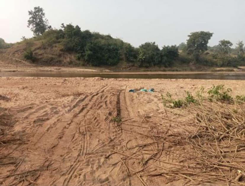 Collusion: Audio of policeman asking tractor driver to transport sand to destination goes viral