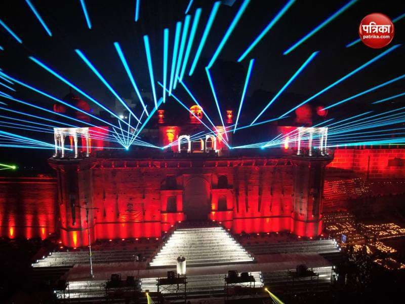 varanasi_dev_diwali_lesar_show2_.jpg