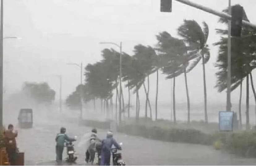 CG Weather Update : छत्तीसगढ़ में चक्रवाती तूफान के साथ होगी भयंकर बारिश, इन जिलों में अलर्ट, फटाफट देखें IMD का ताजा अपडेट