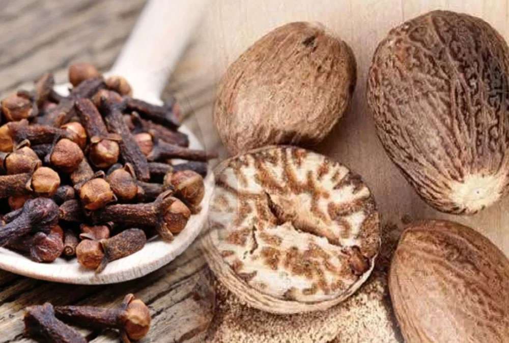 cloves-and-nutmeg.jpg