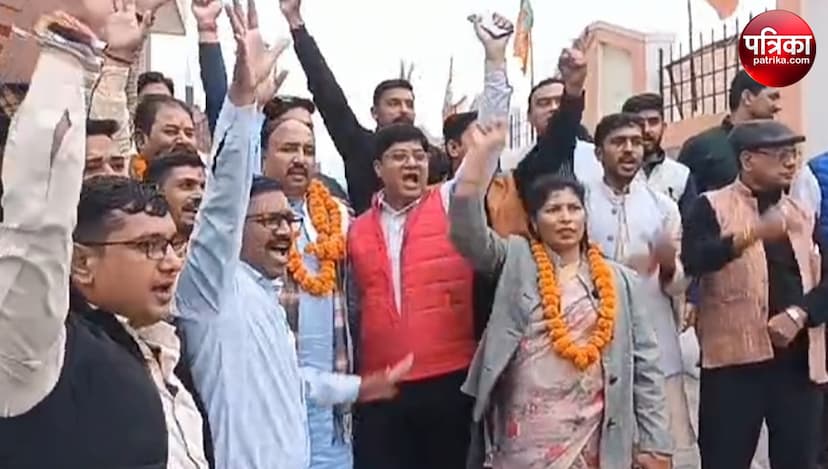 BJP workers celebrated in Sambhal on BJP victory in three states