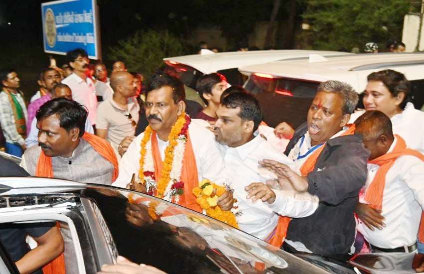 रायपुर@छत्तीसगढ़ विधानसभा चुनाव में भाजपा ने 90 में से 54 सीटों पर जीत दर्ज की है। 
