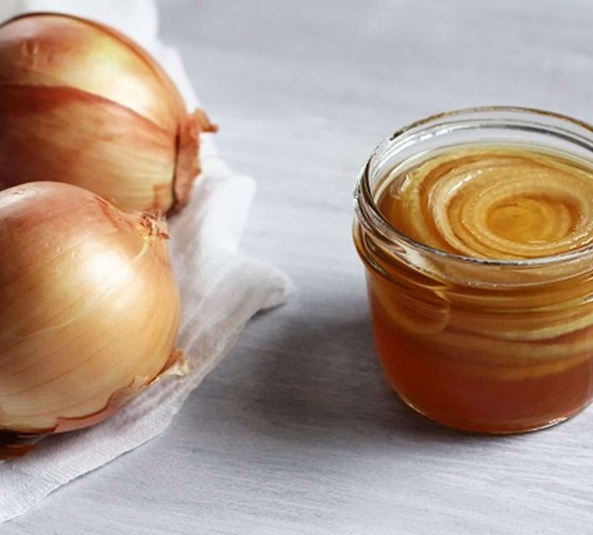 onion-juice-and-honey-for-c.jpg