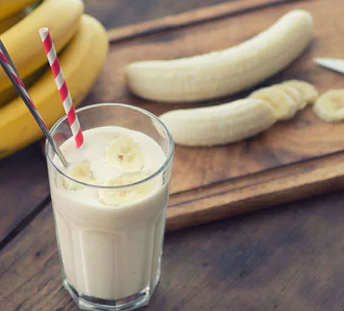 banana-and-milk-for-blood-sugar.jpg