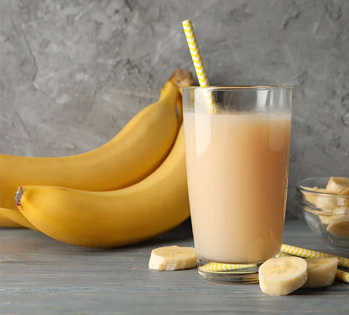 banana-and-milk-for-engery.jpg