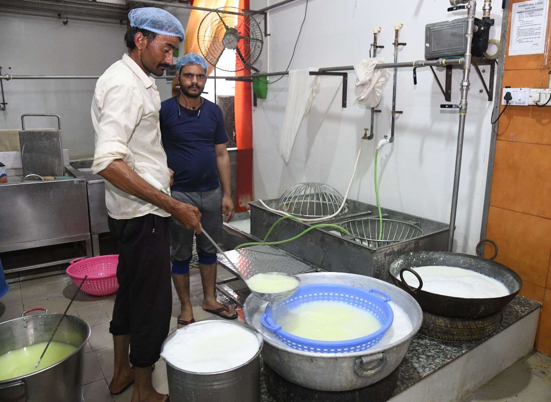 Rasgulla from Bengal created a stir in Bikaner