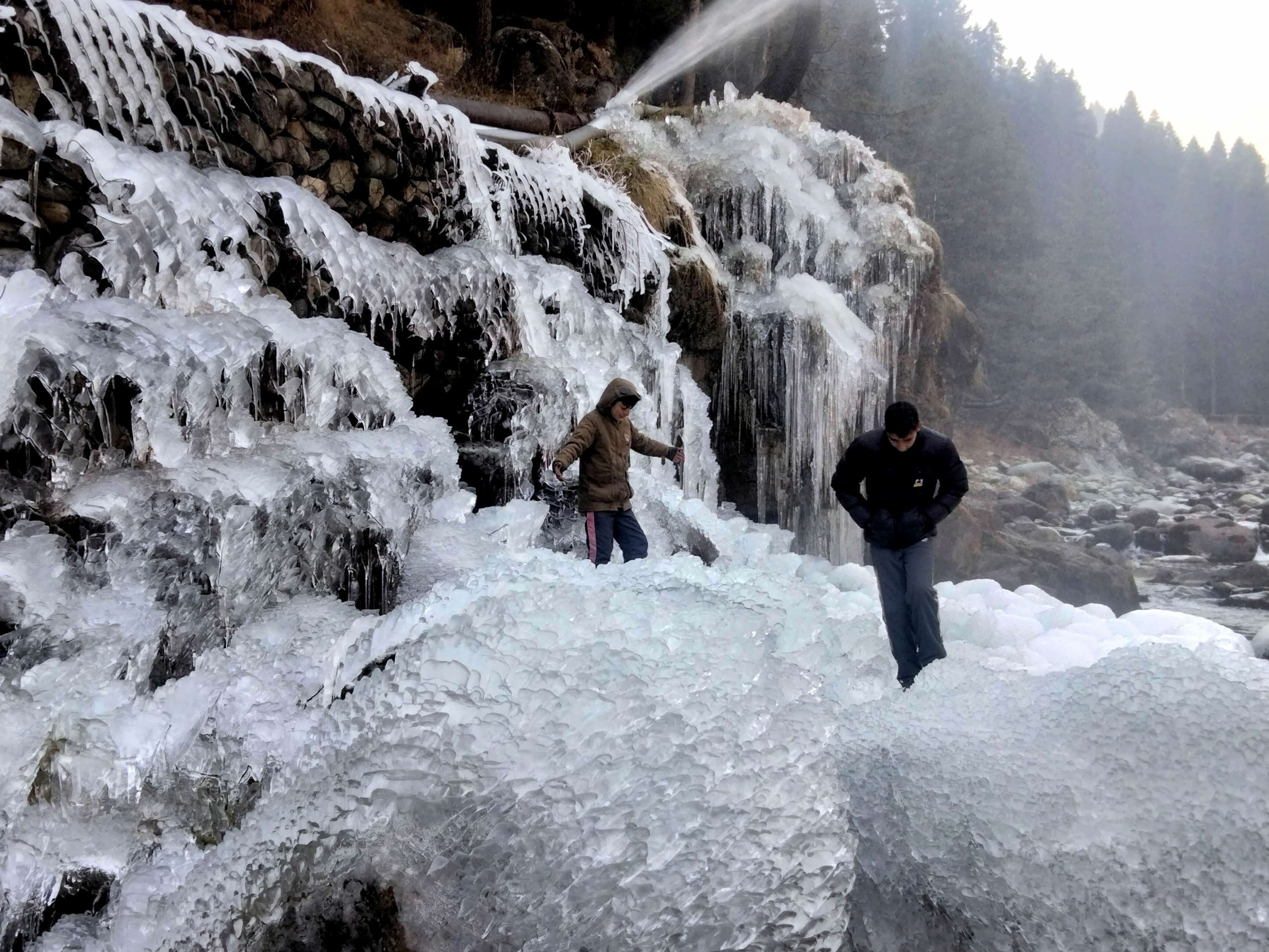 Snowfall In Kashmir