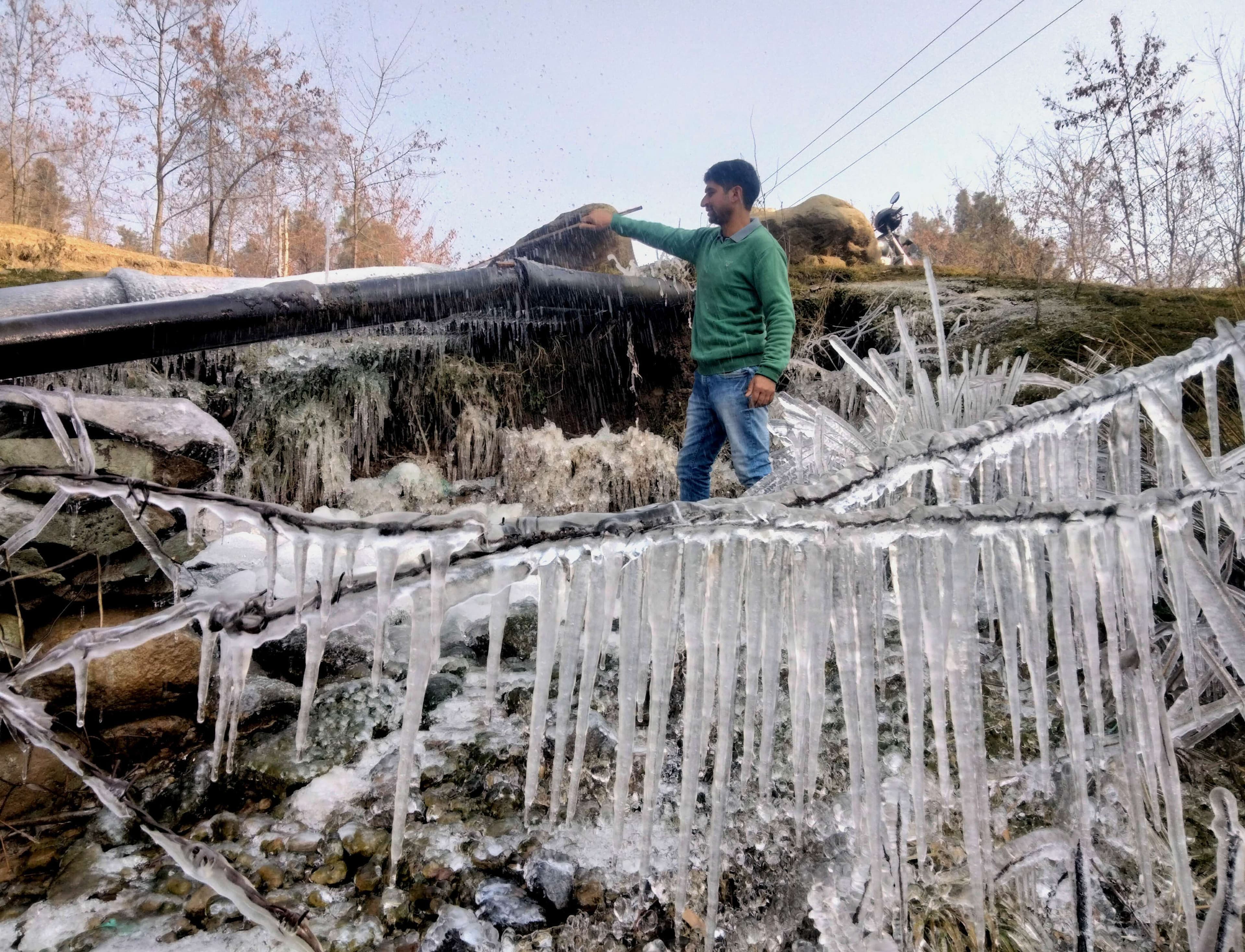 Snowfall In Kashmir