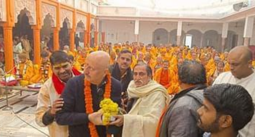 Actor Anupam Kher reached Varanasi Prayer to Sankatmochan Darbar