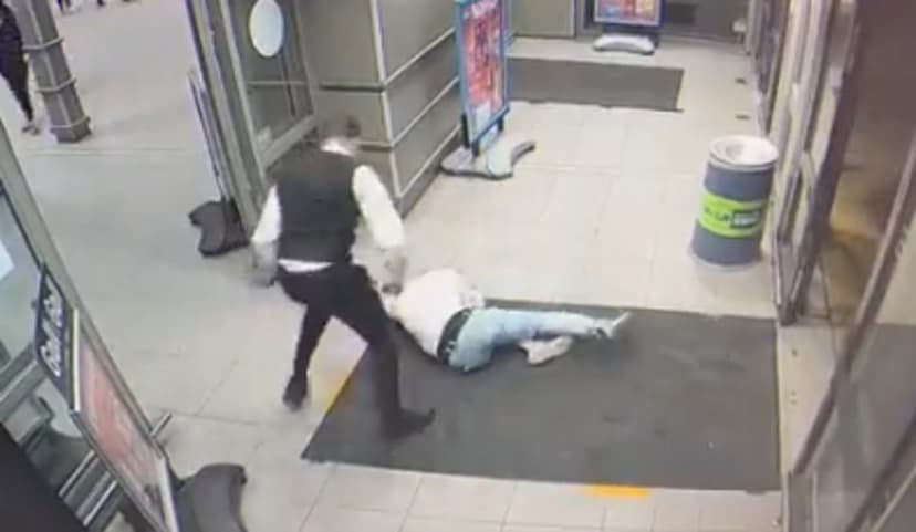 man_fails_to_stab_security_guard.jpg