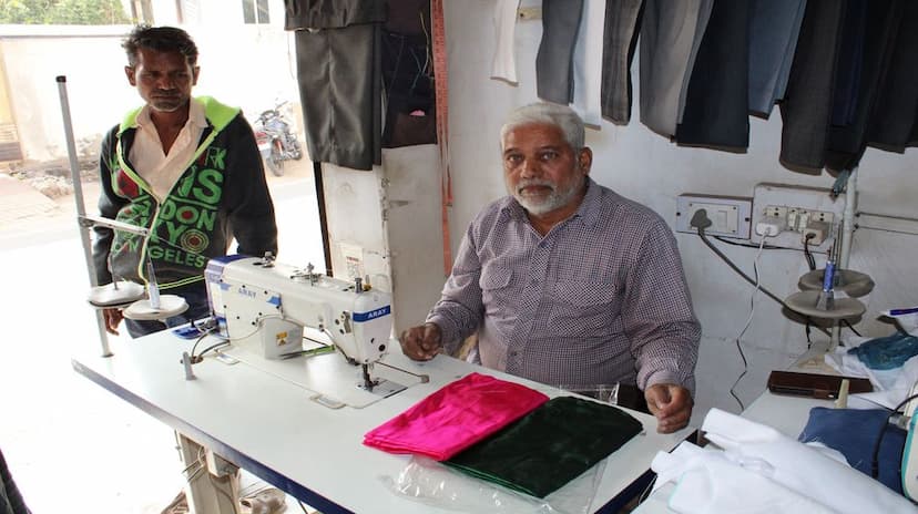 Garib Nawaz urs flag Sewing by Hindu family in Ajmer