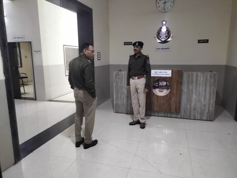 SP did surprise inspection of police stations at midnight