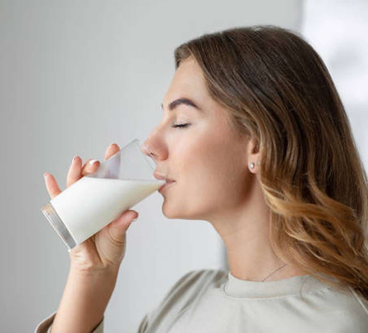 women-with-milk.jpg