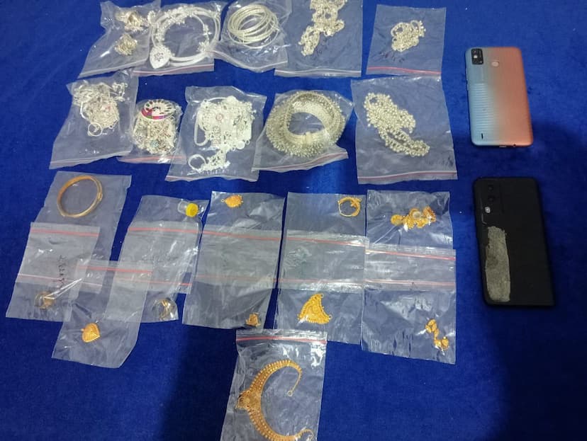 Police revealed the theft that happened two months ago and seized jewelery worth Rs 3 lakh 79 thousand.