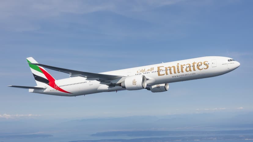 emirates_flight.jpg