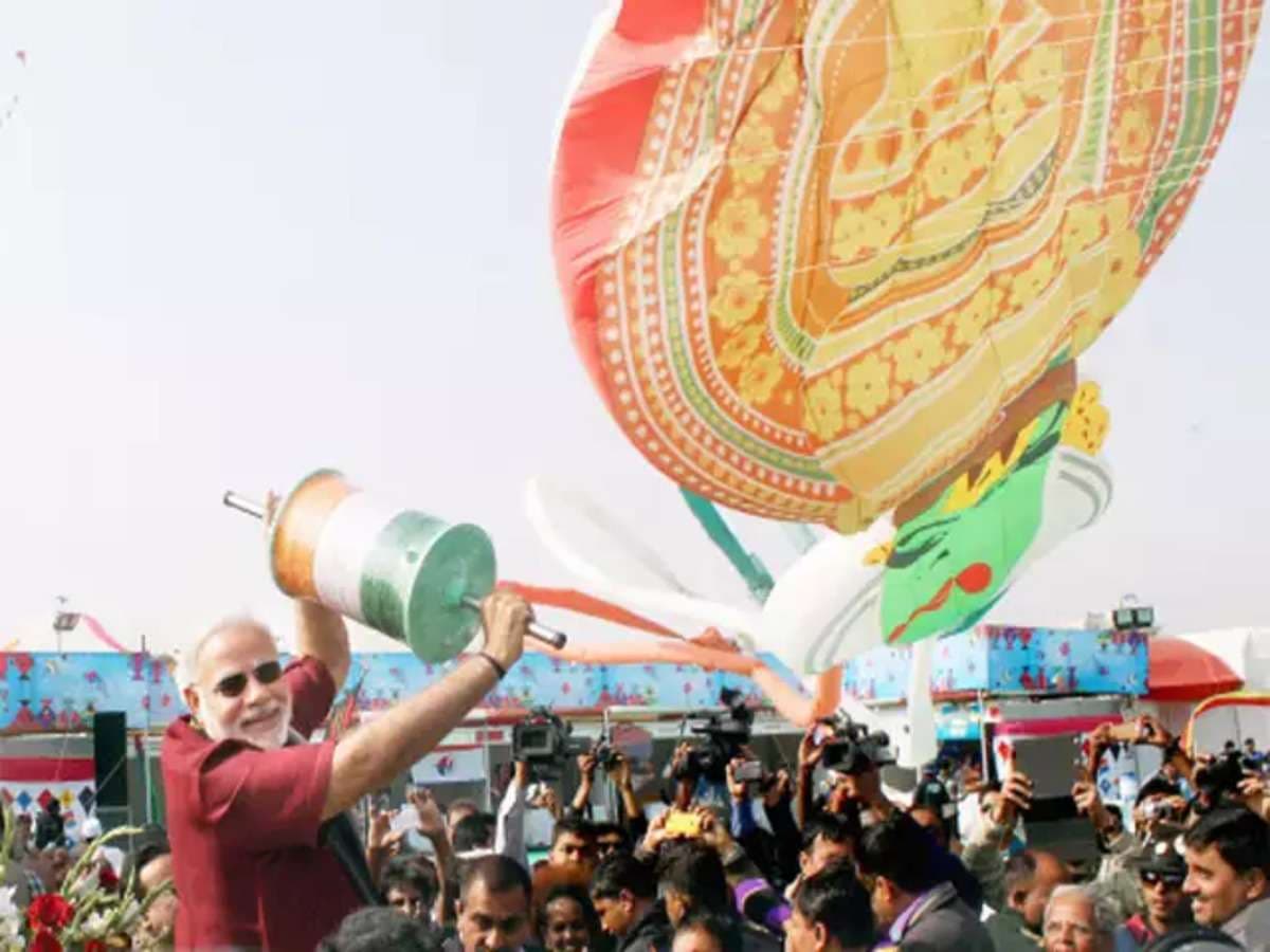 pm_narendra_modi_flying_kite__.jpg