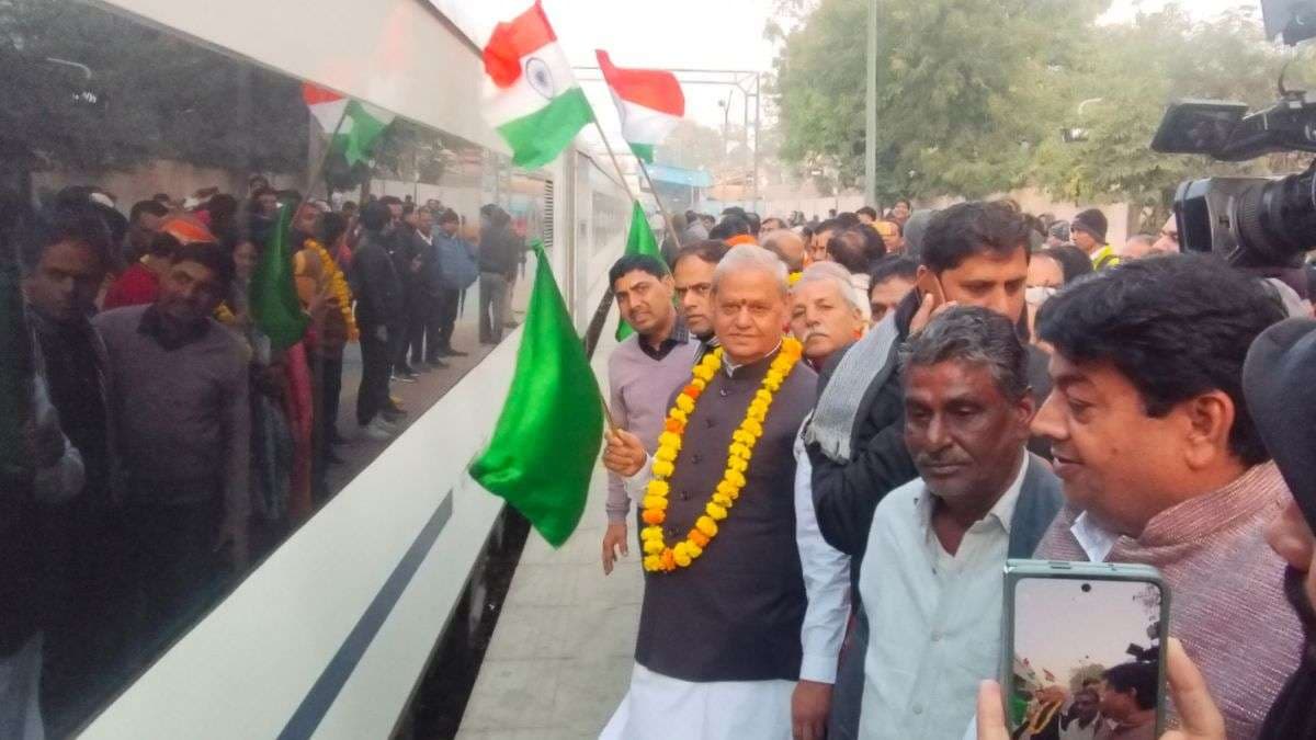 gandhi_nagar_railway_station_3.jpg