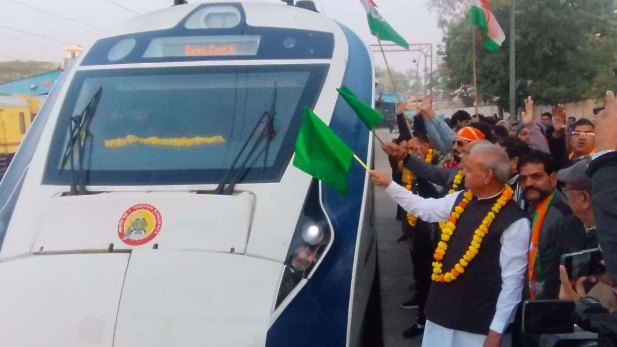 gandhi_nagar_railway_station_4.jpg