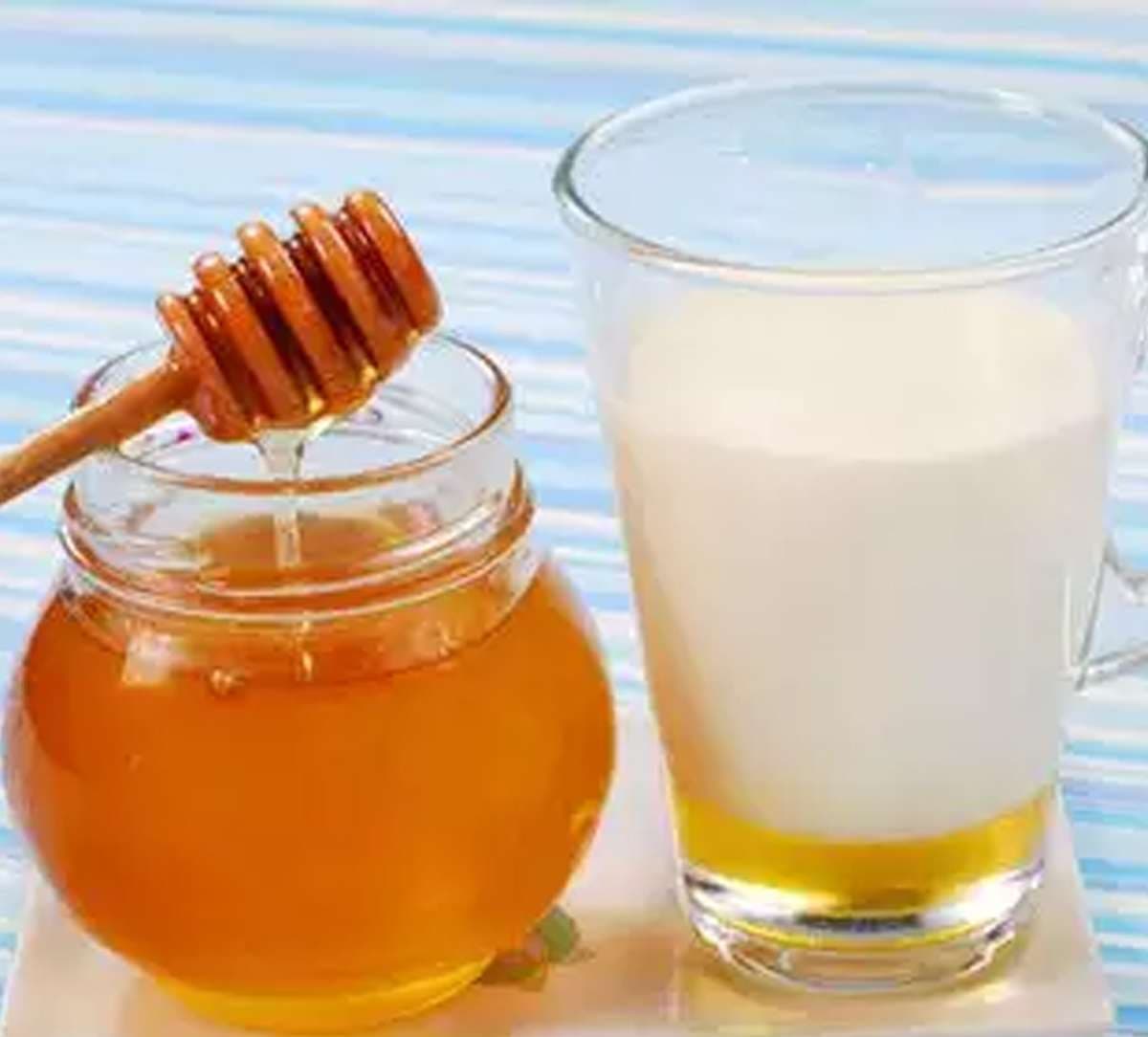 honey-milk-for-health.jpg