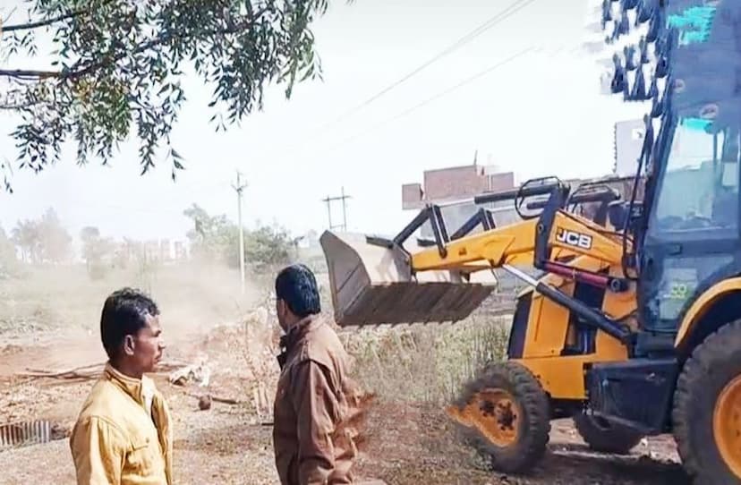 #encroachment was destroyed, jcb breaking latest hindi news