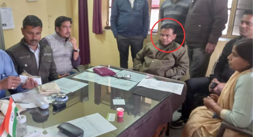 ACB Arrests AEN For Taking Bribe 