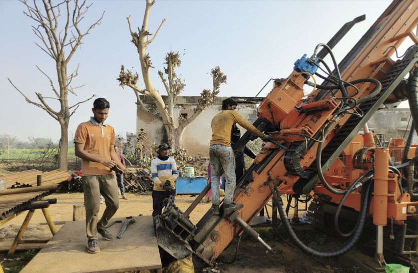 रसायन युक्त आ रहा था पानी, रुकवा दिया यूरेनियम सर्वे