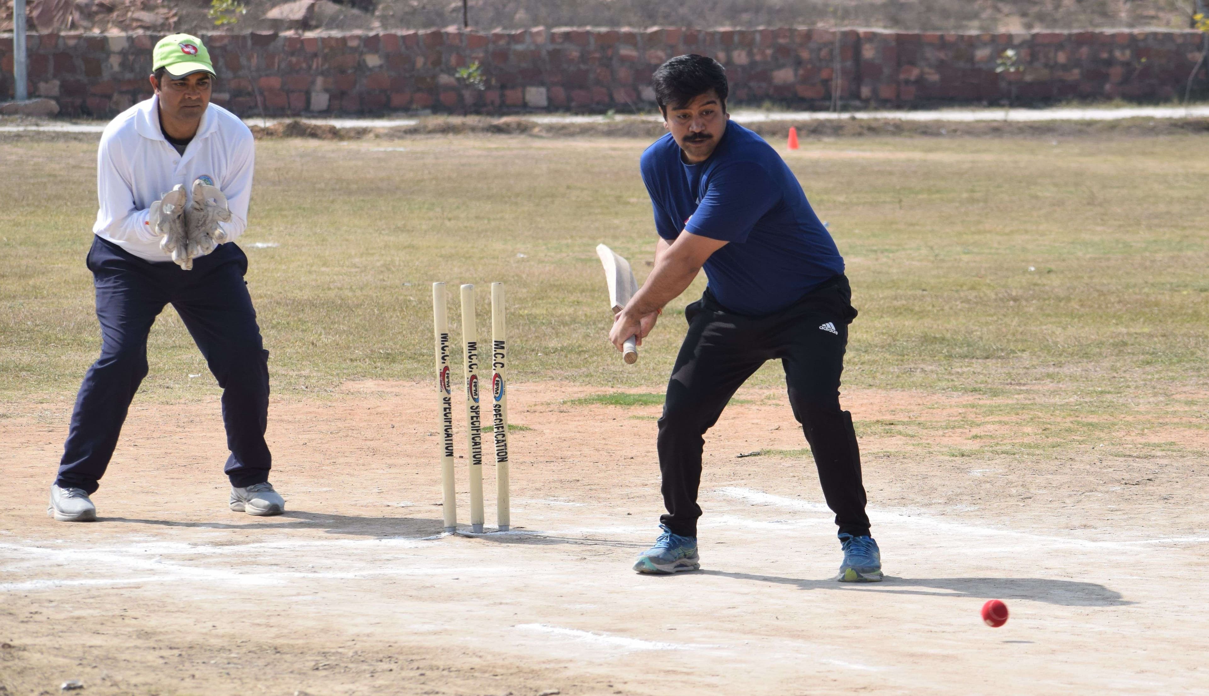 How the Collector thrashed the bowlers of Journalist XI in a friendly match...see pictures