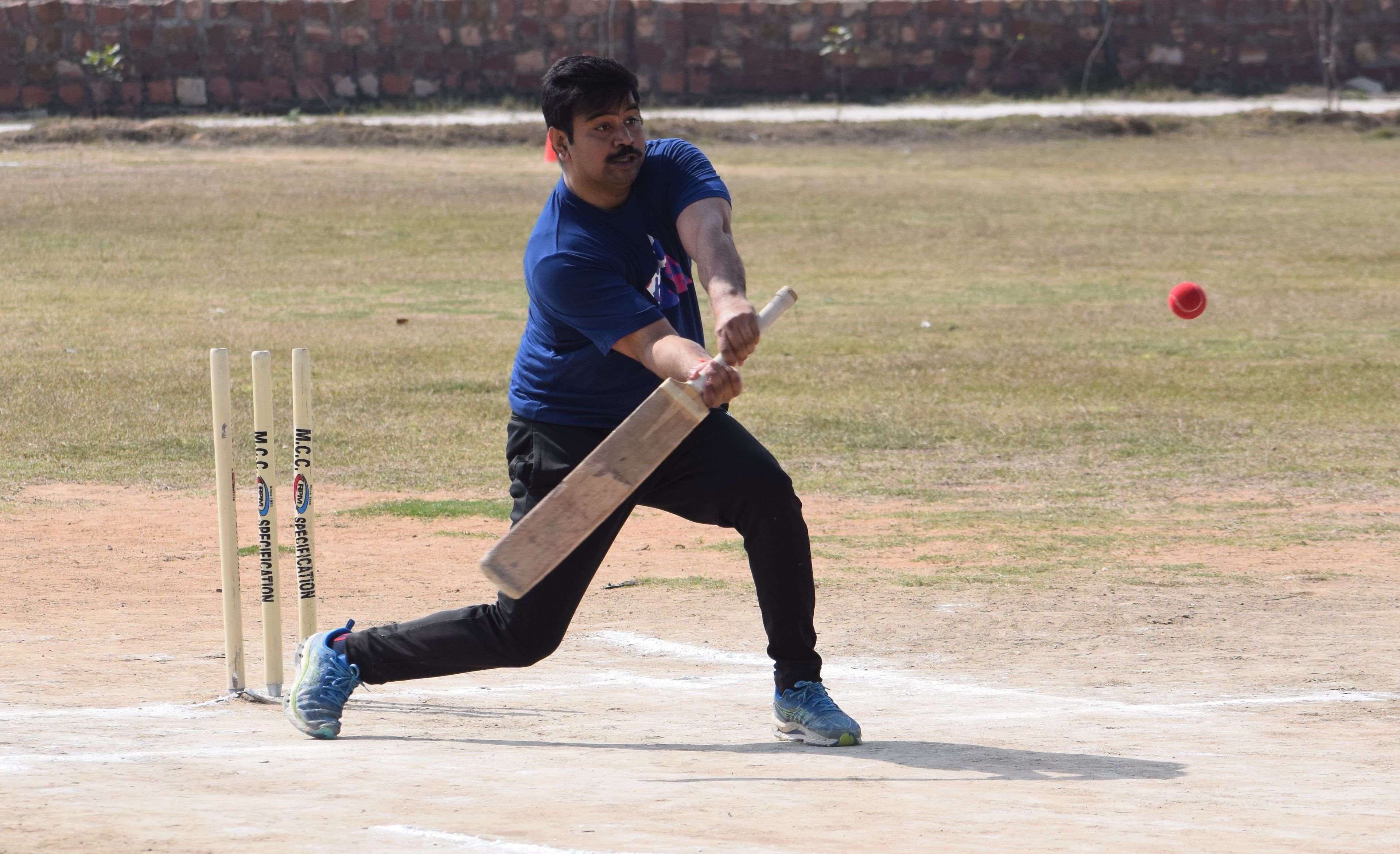 How the Collector thrashed the bowlers of Journalist XI in a friendly match...see pictures