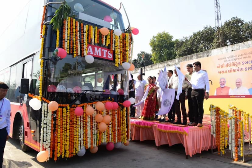 अहमदाबाद में 33 साल बाद शुरू हुई एसी डबल डेकर बस सेवा, 6 और दौड़ेंगी