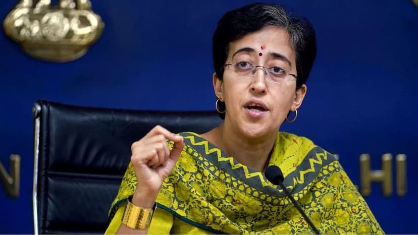  Delhi Crime Branch reached delhi minister Atishi house notice given to OSD  