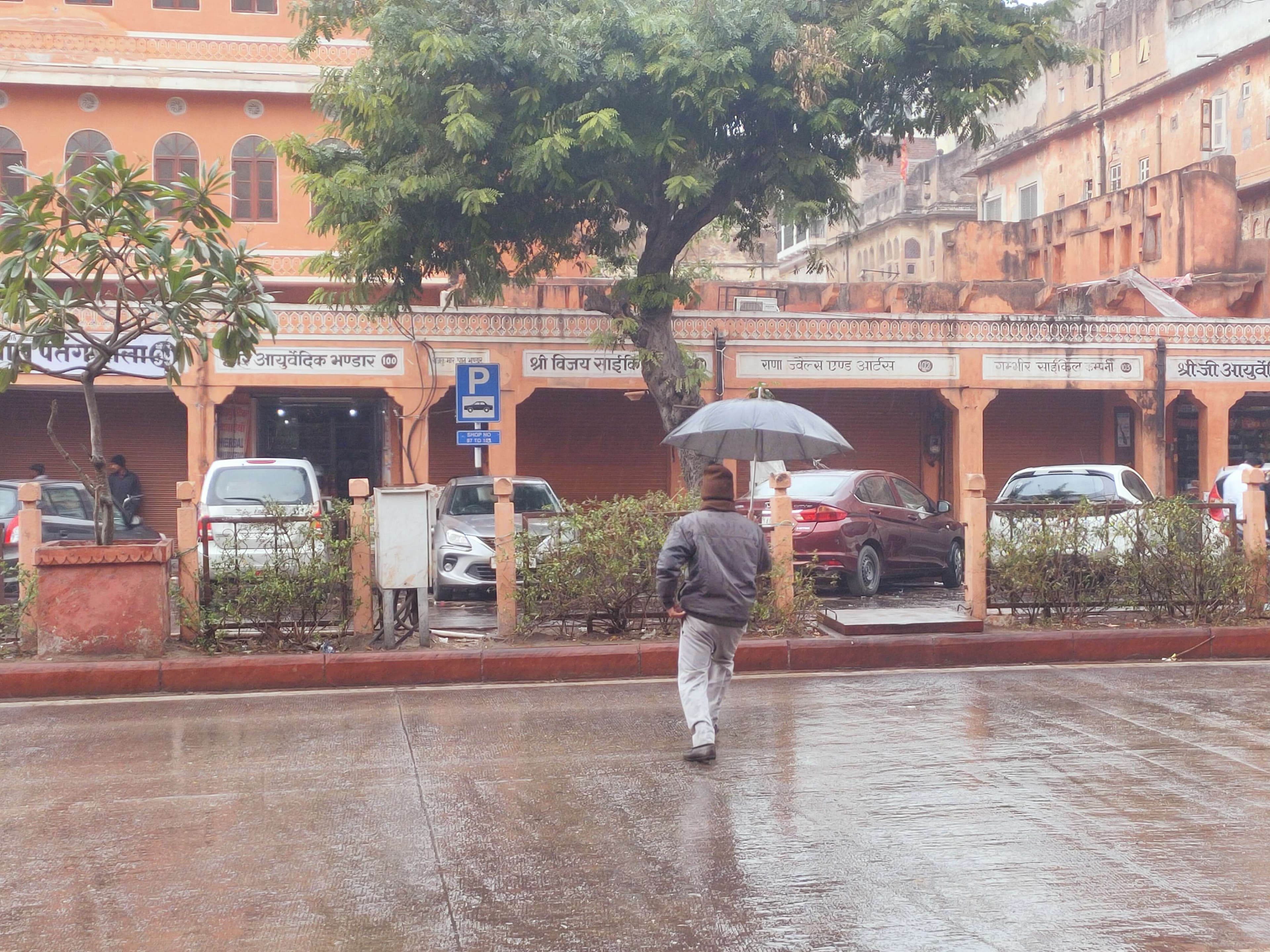 Light and heavy rain throughout the day in Jaipur city