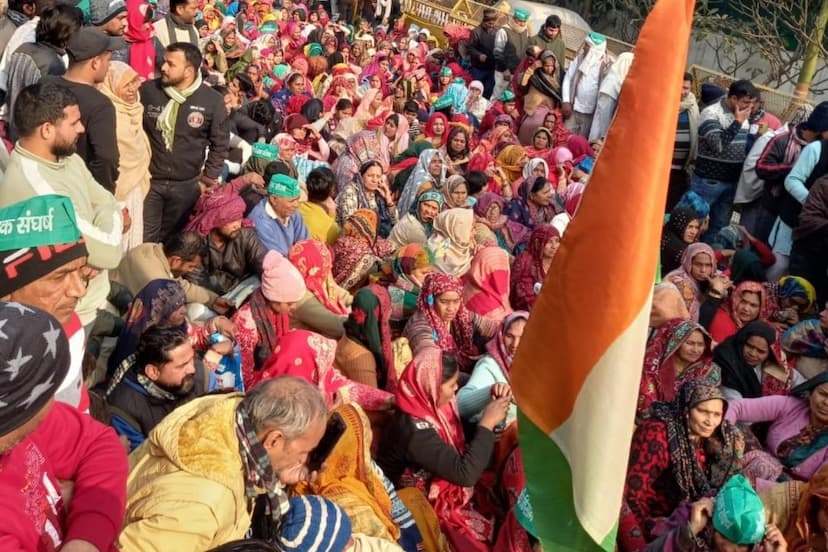 mahapanchayat_of_farmers_sitting_on_indefinite_strike.jpg