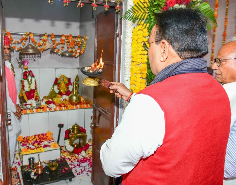 Chief Minister Bhajanlal Sharma offered prayers at folk deity Veer Tejaji temple.