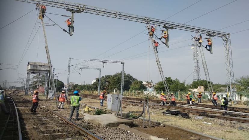 इस साल करंट से दौड़ेगी ट्रेनें, जल्द पूरा हो जाएगा विद्युतीकरण का काम