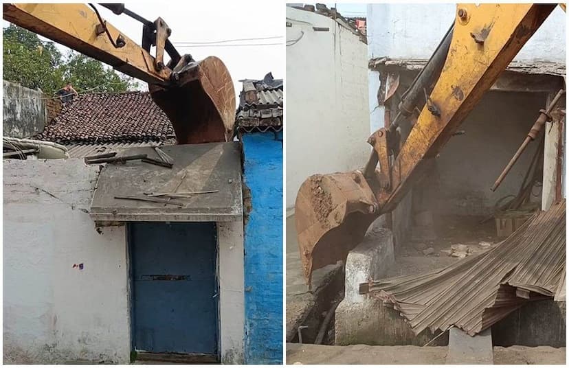 bulldozer_action_in_bhilai.jpg