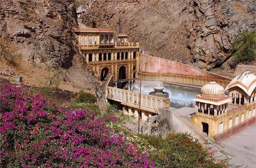 galtaji_mandir_jaipur.jpg