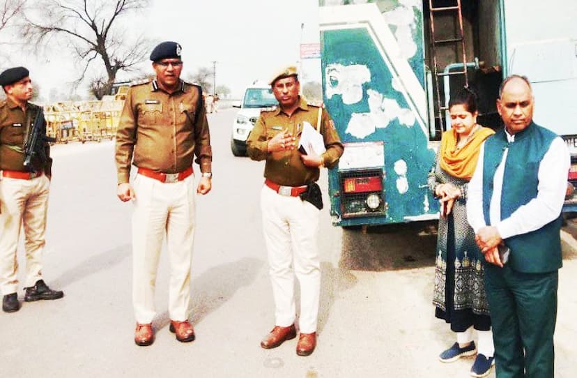 किसान आंदोलन के मद्देनजर पंजाब से आने वाले मार्गों पर पुलिस मुश्तैद, एसपी ने किया निरीक्षण