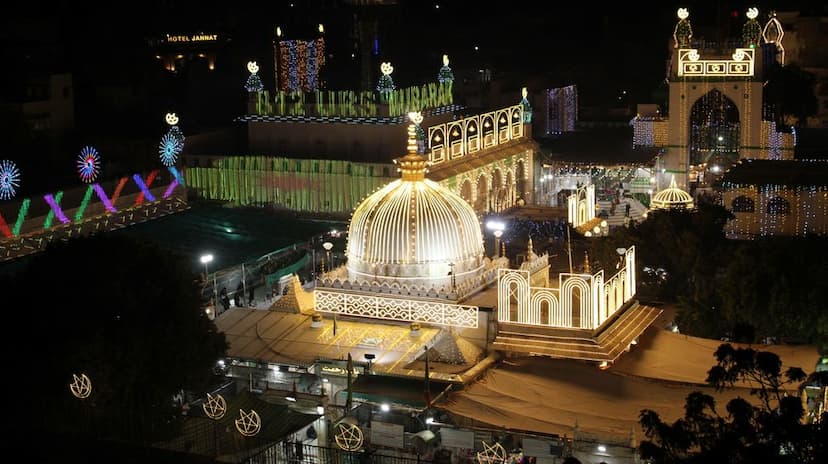 Khawaja moinuddin chishty Dargah fragrant with Beautiful flowers