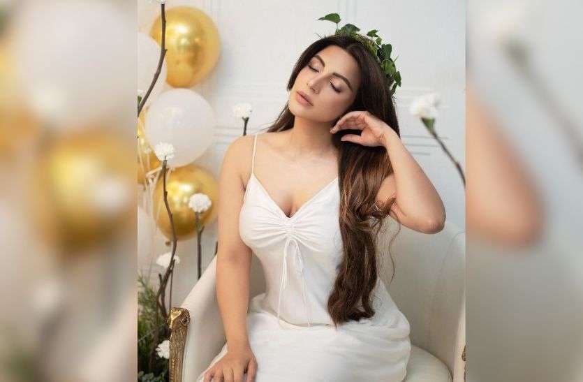 shamasikander_model.jpg