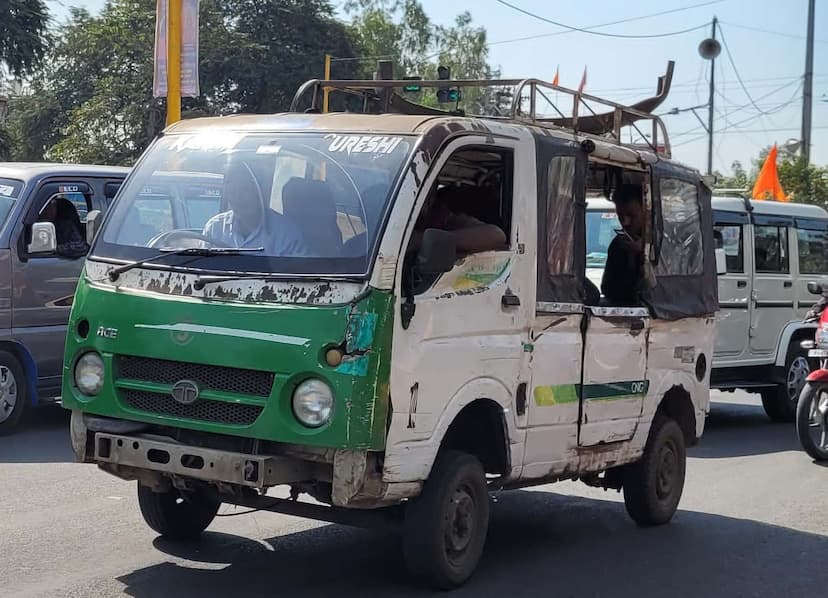 शहर में नहीं चल रही सिटी बसें, ई-रिक्शा संचालन की योजना भी ठंडे बस्ते में