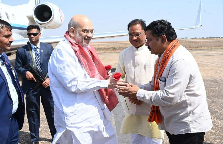 Amit Shah visit Chhattisgarh: केंद्रीय गृह मंत्री अमित शाह पहुंचे रायपुर, CM साय सहित अन्य नेताओं ने किया स्वागत, देखें photos