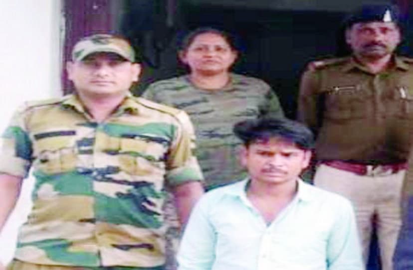 An accused of vehicle robbery in the custody of Jashpur police