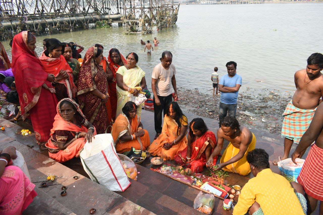 माघ पूर्णिमा पर घाटों पर उमड़ी आस्था, लोगों ने लगाई डुबकी