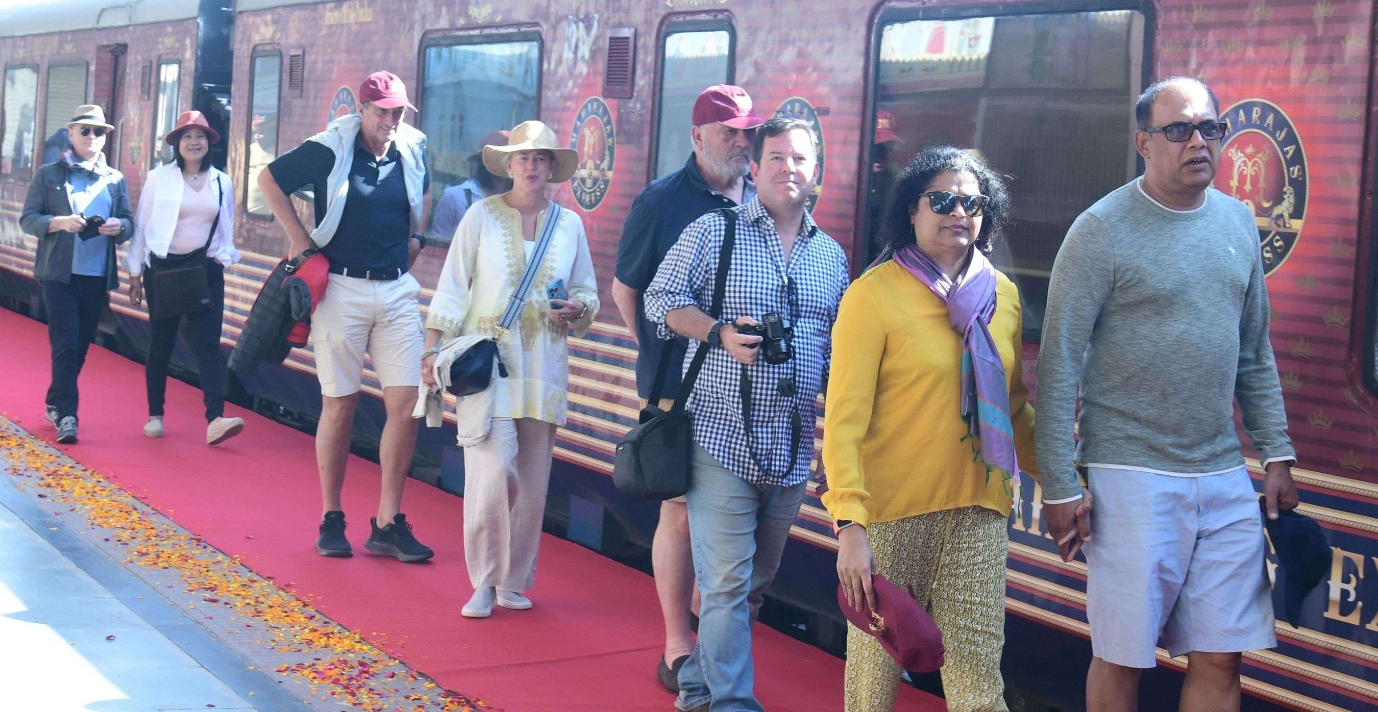 marushahar-darshan-royal-rail-muskaan-guest