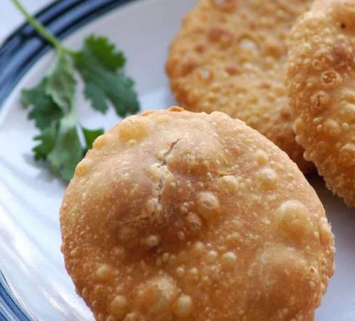 pyaaz_kachori.jpg