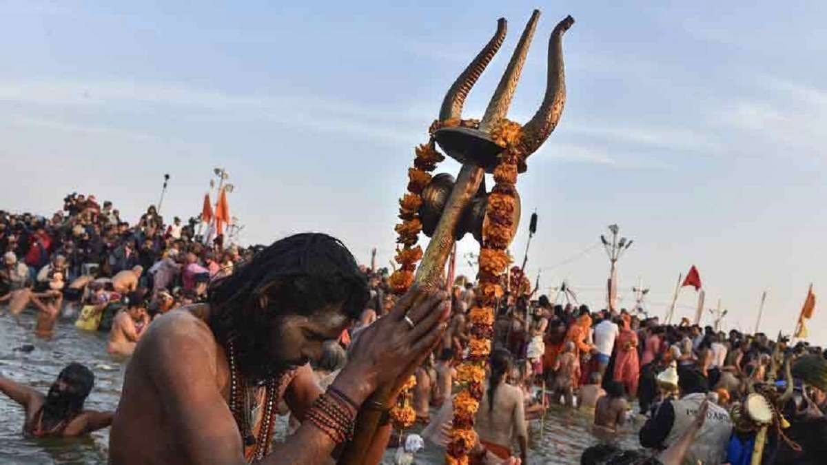 राजिम कुंभ कल्प मेले में नागा संतों ने निकाली पेशवाई यात्रा, किया शस्त्र प्रदर्शन, देखिए ये तस्वीरें