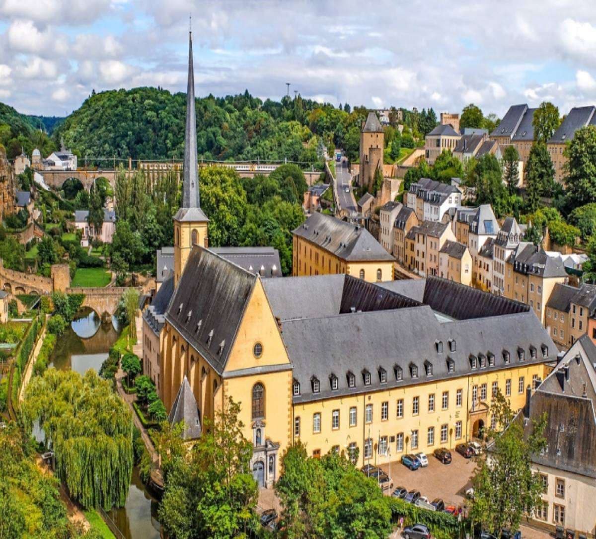  Luxembourg